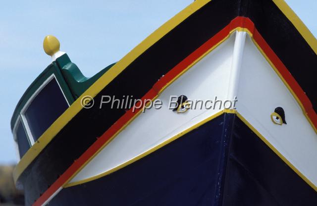 malte 29.JPG - Luzzu (bâteau de pêche maltais)Yeux protecteurs à la proueMarsaxlokkMalte